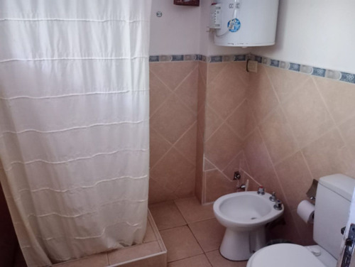 Casa 6 Ambientes, Fondo Libre. Apta Credito