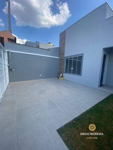Imagem 1 de 6 de Casa Á Venda Em Atibaia Com 3 Dormitórios - Cs347