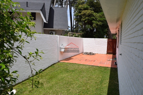 Casa En Roosevelt, 3 Dormitorios *- Ref: 3277