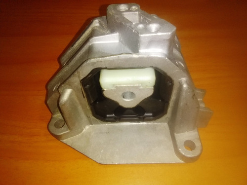 Base De Motor Derecha Volkswagen Fox, Spacefox Y Crossfox 