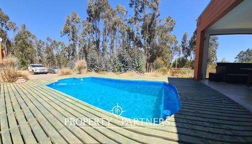 Tunquen, Bosquemar. Estupenda Casa Emplazada En E...