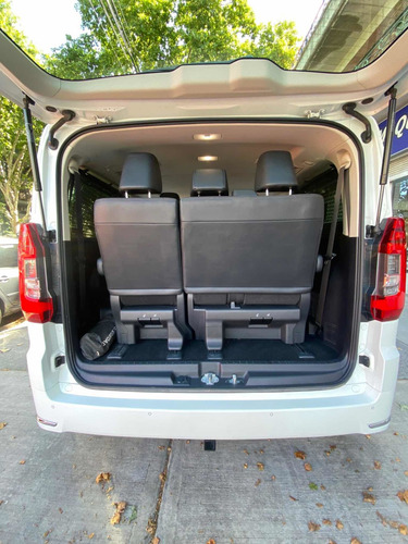 Imagen 21 de 25 de Toyota Hiace 2021 2.8 Tdi Wagon 6at 10a Vx Premium