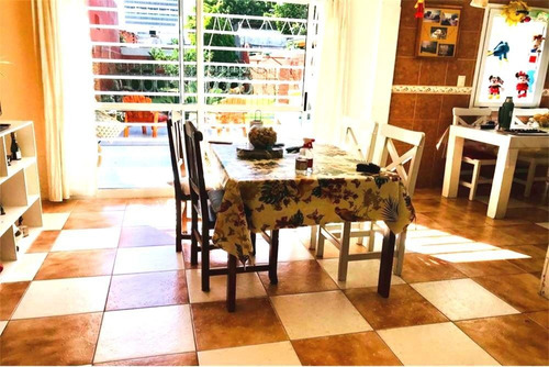 Casa (8.66 X 43 Mts.) - Coch. Cub. - Amplio Jardín
