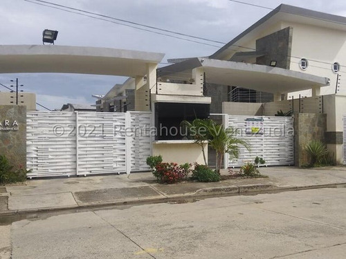 Juan Carlos González Renta House Carabobo Vende Townhouse Urb. Manantial Naguanagua Mls #23-30388 Rah/jcg.