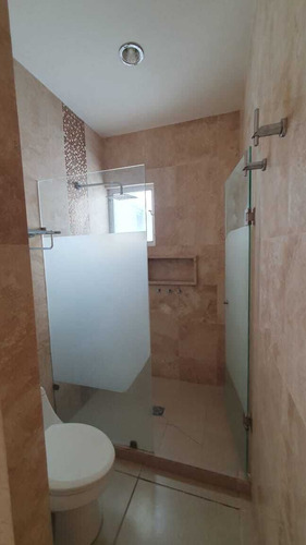 Casa En Venta En Paseos Del Bosque, 3 Recámaras, 2.5 Baños, Gran Ubicación !!