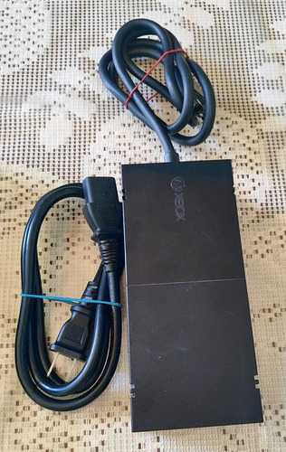 Xbox One 1tb + Control + Cables Negro