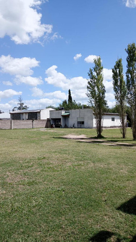 Quinta En Venta - 8 Dormitorios 5 Baños - Cocheras - 14.800mts2 - Salto