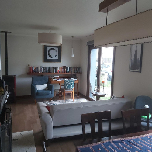 Se Vende Amplia Casa En Pasaje Vilcun, Temuco
