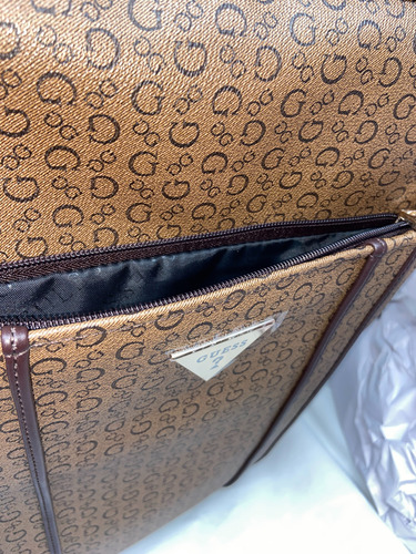 Mochila Guess Para Laptop Escuela O Trabajo Original Marrón Oscuro .