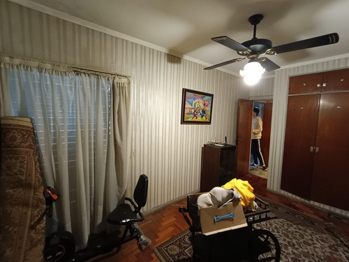 Venta 4 Ambientes + Dependencia En Flores