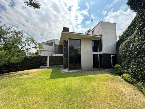 Casa En Venta En Fuentes Del Pedregal