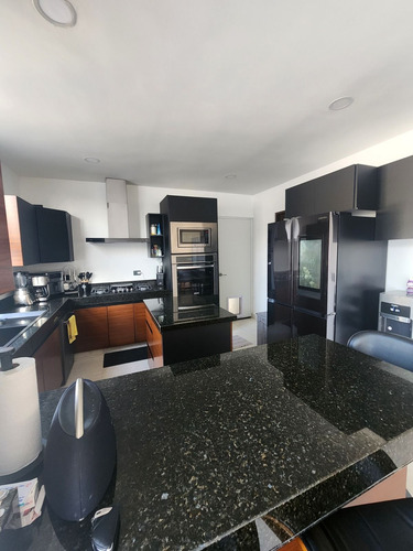 Casa En Venta En Privada Palta Con Amenidades, Cholul.