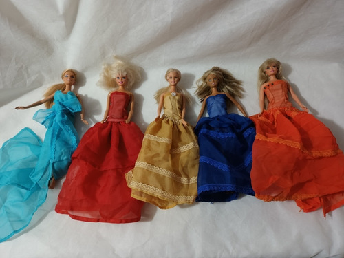 Vestido Para Muñecas Barbies Princesa O Similar X 2 Unidades (Usado)