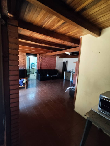 Josefina Toledo: Casa Comercial En Venta En La Viña, 466m², Para Ser Remodelada, Terreno Rectangular, Inmejorable Ubicación, 222544
