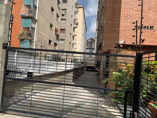 Hermoso Y Clásico Apartamento Palos Grandes Mls #25-91 Kp