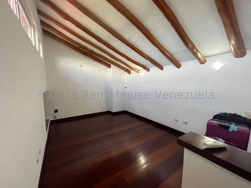 Ms: 24-6932 Se Vende Town House En El Hatillo. A=251m2, 3h, 5b, 3p.