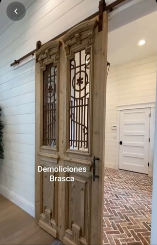 Imagen 1 de 9 de Puertas Granero Diseños Exclusivos Demoliciones Brasca Srl