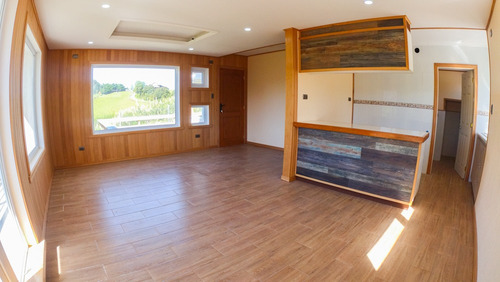 Casa Dos Pisos/ Lomas De Ten-ten/ Castro/ Isla Grande Chiloé
