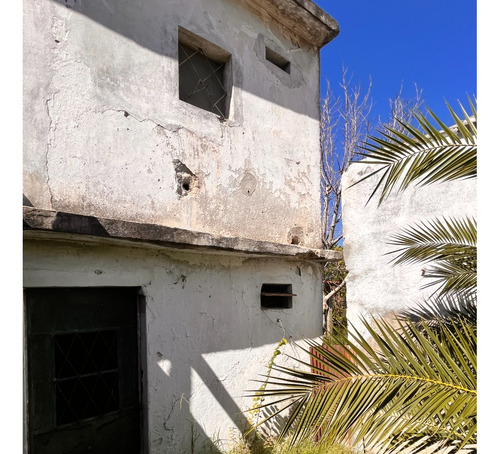 A 1 Cuadra De Av Garzón Y Ariel - Casa Y Apartamento