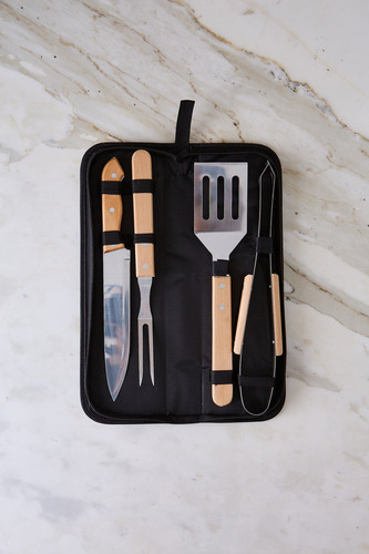 Kit X 4 De Asado Parrillero Acero Inoxidable Con Estuche