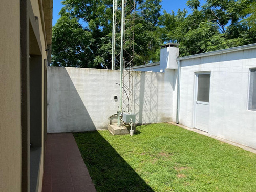 Casa En Venta - 3 Dormitorios 2 Baños - 238mts2 - Roque Perez