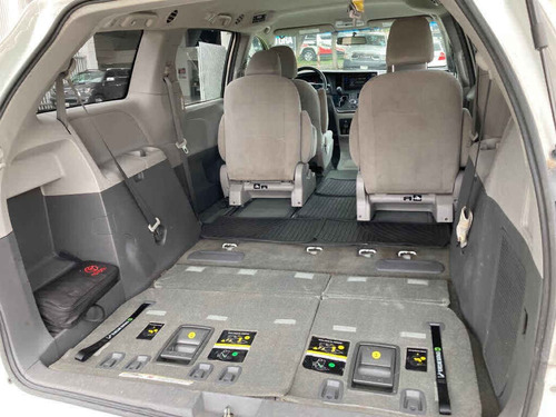 Imagen 15 de 15 de Toyota Sienna 2017 5p Ce V6/3.5 Aut