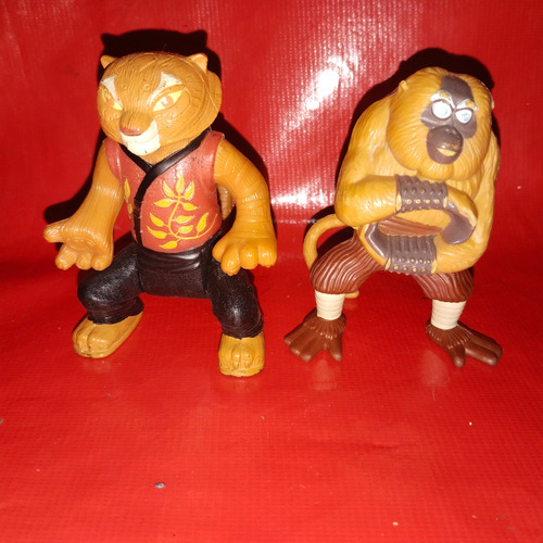 2 Figuras De Kung Fu Panda El Guerrero Dragon De Uso (Usado)