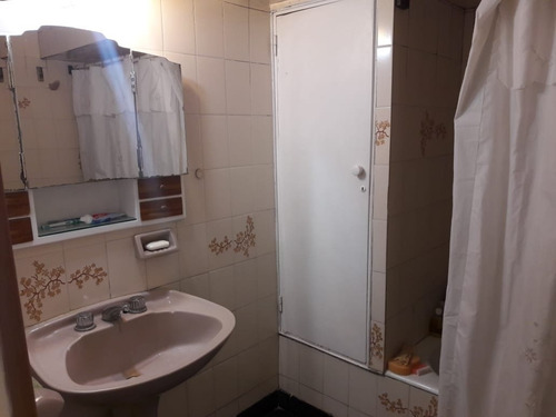 Casa Estilo Americana De 5 Ambientes. Garage Y Quincho. Zona San Juan
