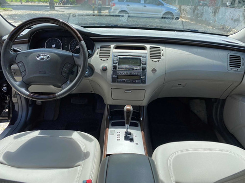 Imagem 9 de 12 de Hyundai Azera 2010 3.3 Gls Aut. 4p