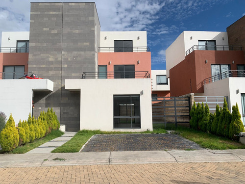 Renta Casa En Villas Del Campo