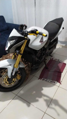 Imagem 1 de 14 de Honda Hornet