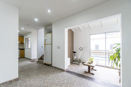 Apto Crédito Ph 3 Ambientes En Venta Con Pileta En Ciudadela Casi Sin Expensas