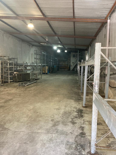 Galpon En Importante Zona Industrial