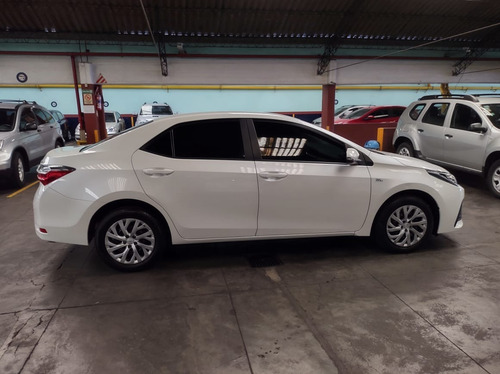 Toyota Corolla Xli Cvt 1.8 / Nafta / 2017