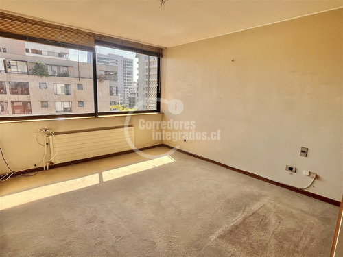 Departamento En Venta De 3 Dorm. En El Golf, Las Condes