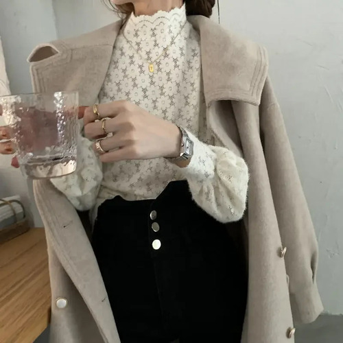Top De Manga Larga Ajustado Con Cuello Alto Y Encaje Para Mu