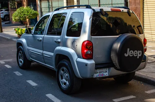 Jeep Liberty Sport 4x2 At
