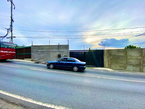 Casa Multifamiliar De 5 Niveles, 350 M2 Const., 5 Hab, 4 Baños Y 5 P/e ( Acropolis)
