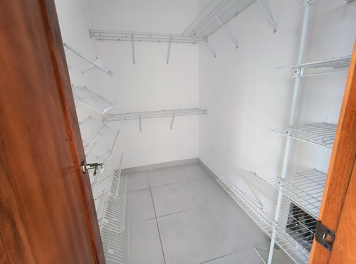 Apartamento En Renta Ubicado En La Av. Hispanoamericana