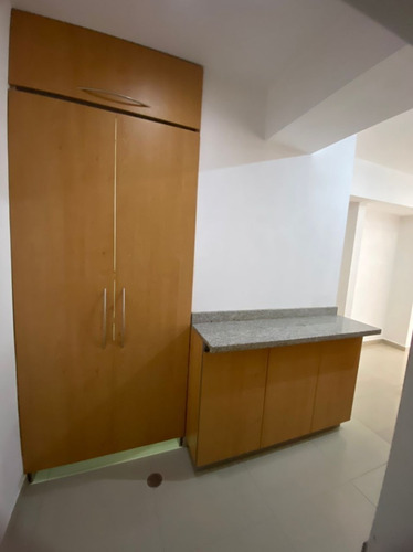 Imagen 5 de 11 de Apartamento Tipo Estudio En Vista Al Parque, Las Chimeneas Jc