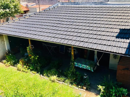 Chalet 5 Amb. En Dos Plantas ( Impecable)