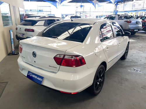 Imagem 5 de 10 de Volkswagen Voyage Highline 1.6 Branco 2014