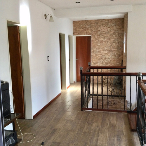 Venta Casa En 2 Plantas Con Pileta Y Quincho Glew