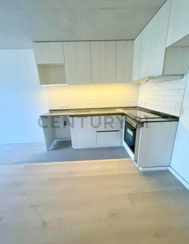 Venta De Oficina Con Terraza Privada, Ituzaingó Centro Norte