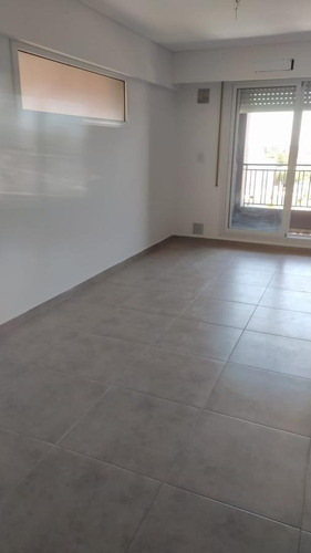 Imagen 30 de 30 de Venta Departamento Un Dormitorio Frente Con Balcón Maipú Al 2200 - Abasto