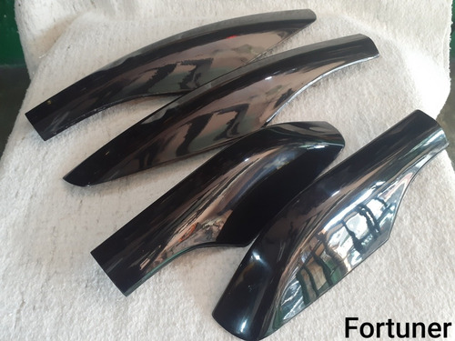 Puntera De Parrilla De Techo Fortuner Fibra