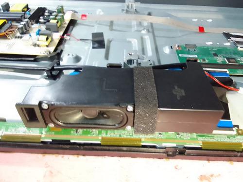 Bocinas De Smart Tv Hisense 58 (Usado)