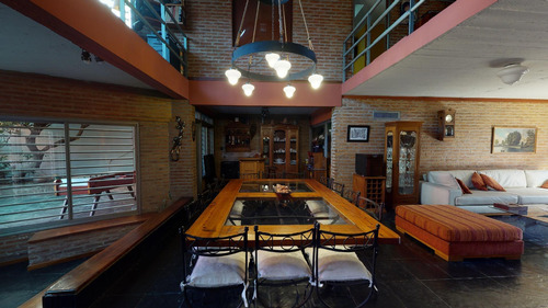 Excelente Casa 5 Ambientes Con Parque En Flores