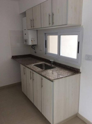 Imagen 4 de 9 de Departamento /piso 3 Ambientes En Venta - Doble Cochera - Baulera- Terraza Con Quincho
