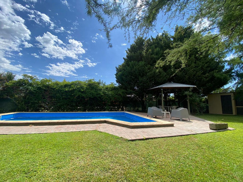 Casa Quinta En Ave Del Paraíso 767
